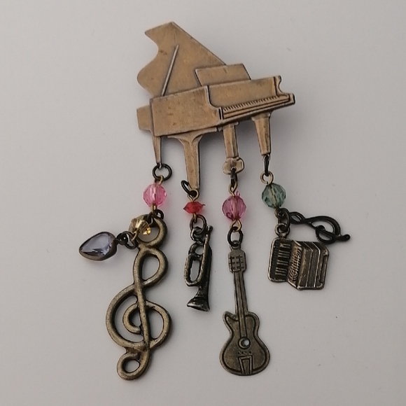 Vintage Jewelry - Vintage Whimsical Brooch Music Instruments Grand Piano Pin Unisex